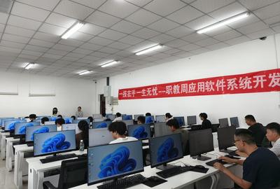 信息工程系舉辦“一技在手，一生無(wú)憂”2024年職業(yè)教育活動(dòng)周軟件開(kāi)發(fā)與信息技術(shù)咨詢(xún)服務(wù)系列活動(dòng)